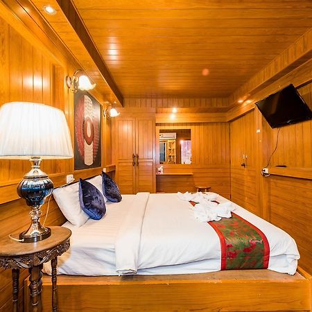 Baan Ratchapruek Villa Phuket Kültér fotó