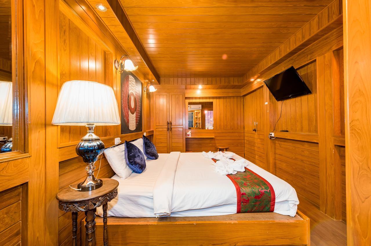 Baan Ratchapruek Villa Phuket Kültér fotó