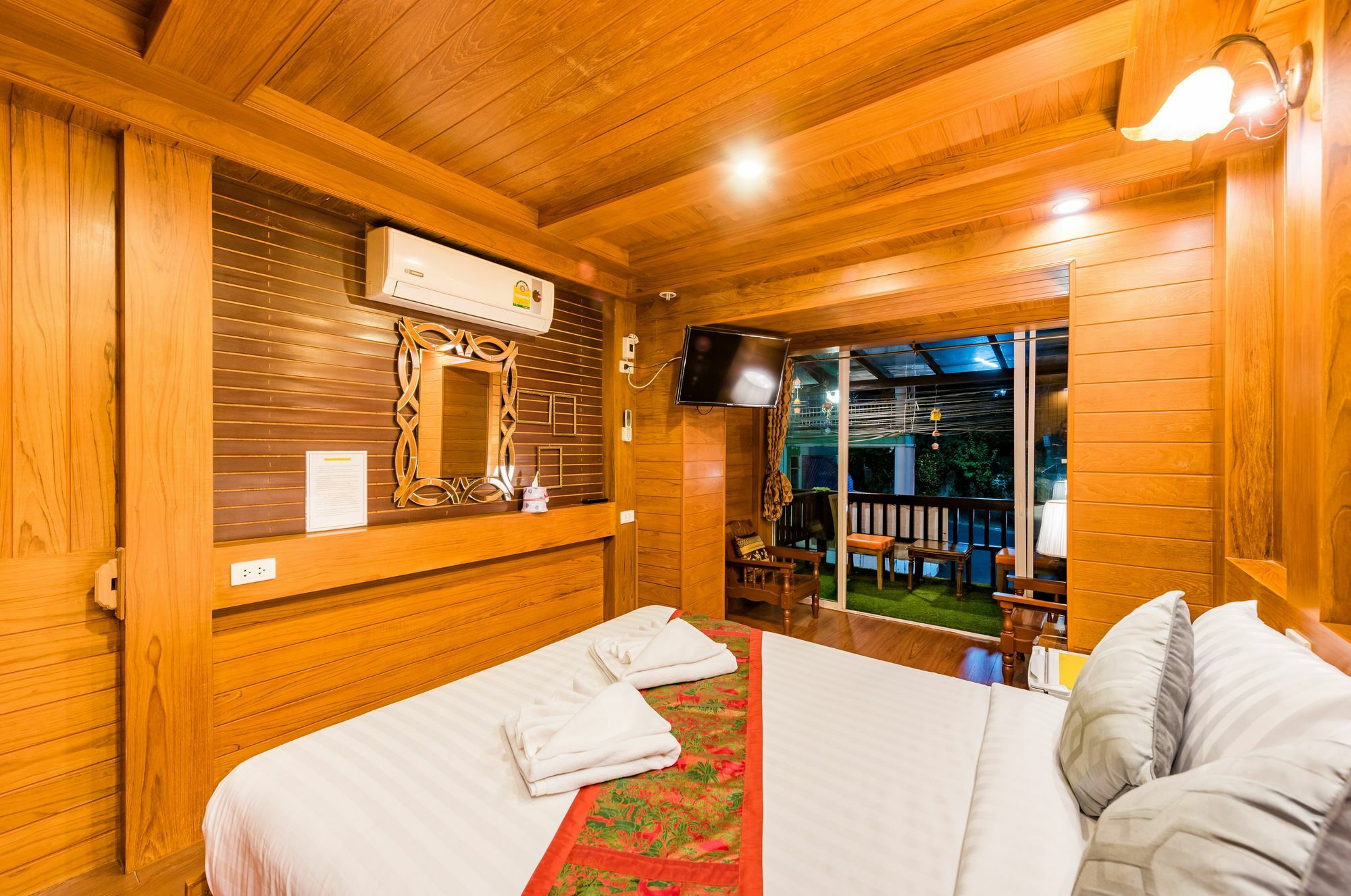 Baan Ratchapruek Villa Phuket Kültér fotó